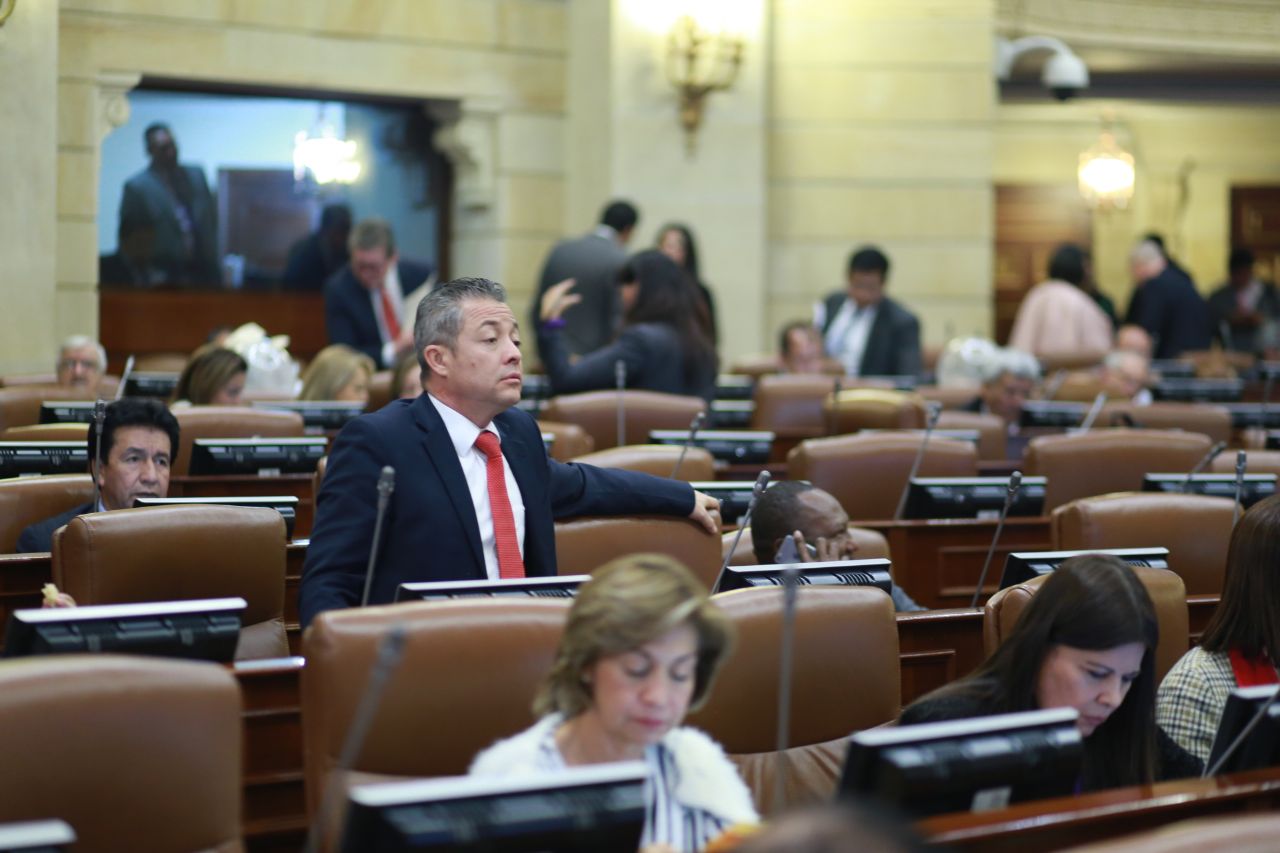 Cámara acusará ante Senado a exmagistrado Villarraga, ajustes a carrera policial y límites para avalúos catastrales