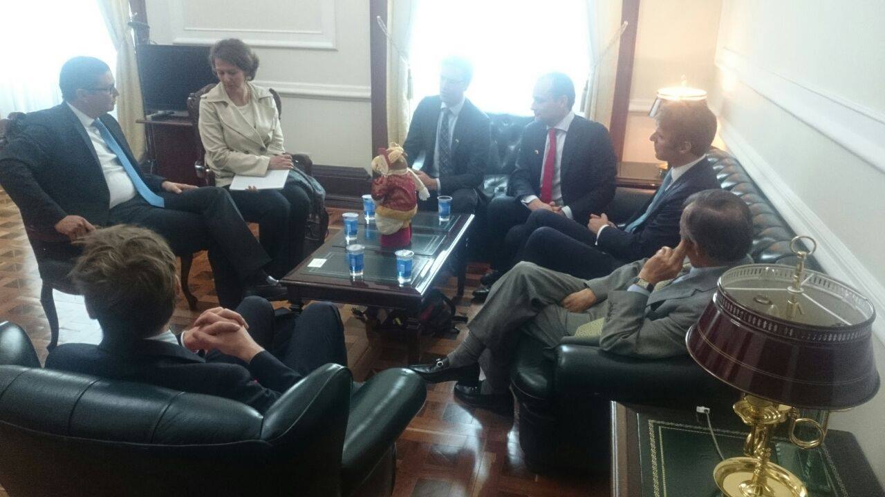 Parlamentarios holandeses visitan el Congreso