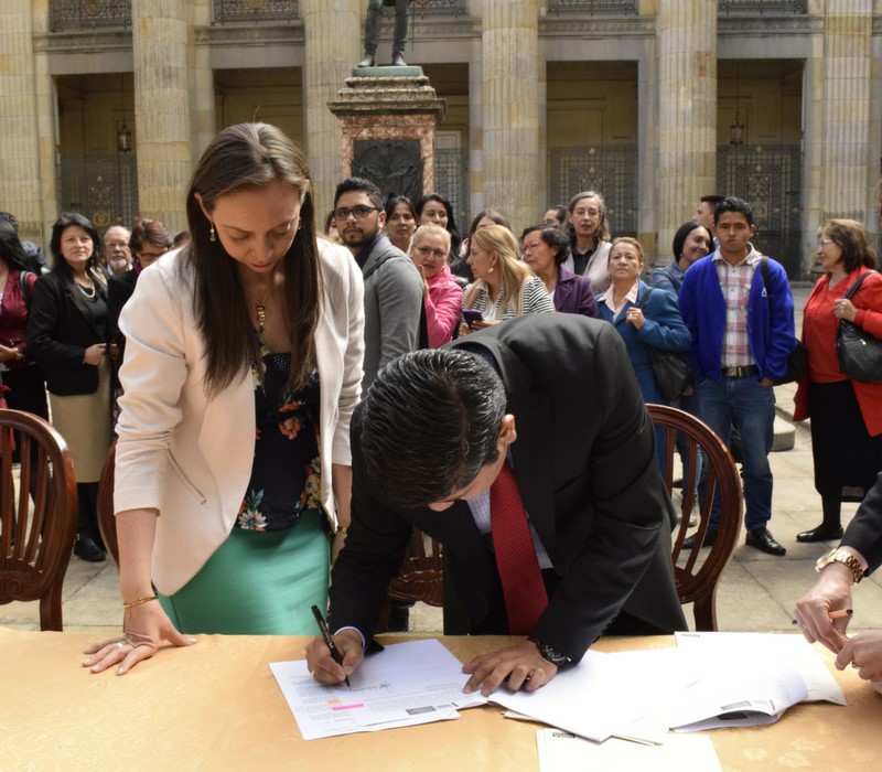 MIRA radica tres iniciativas legislativas en pro de la calidad de vida de los Colombianos.