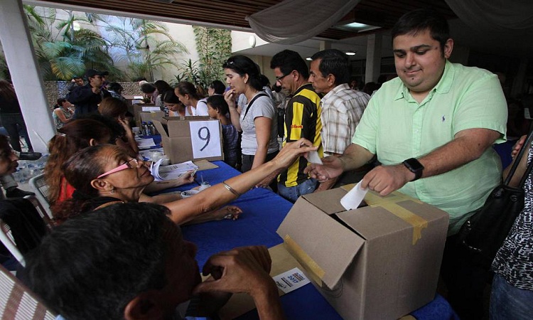 Representantes proponen salidas a crisis en Venezuela