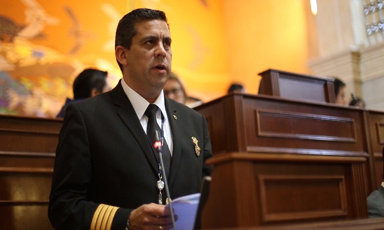 Pido respetar el derecho a la protesta de los pilotos de Avianca: Rodrigo Lara