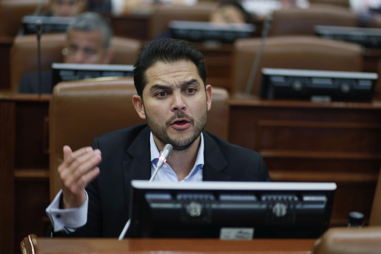 Aprueban que violadores de niños de las FARC pierdan beneficios de la JEP y vayan a la justicia ordinaria