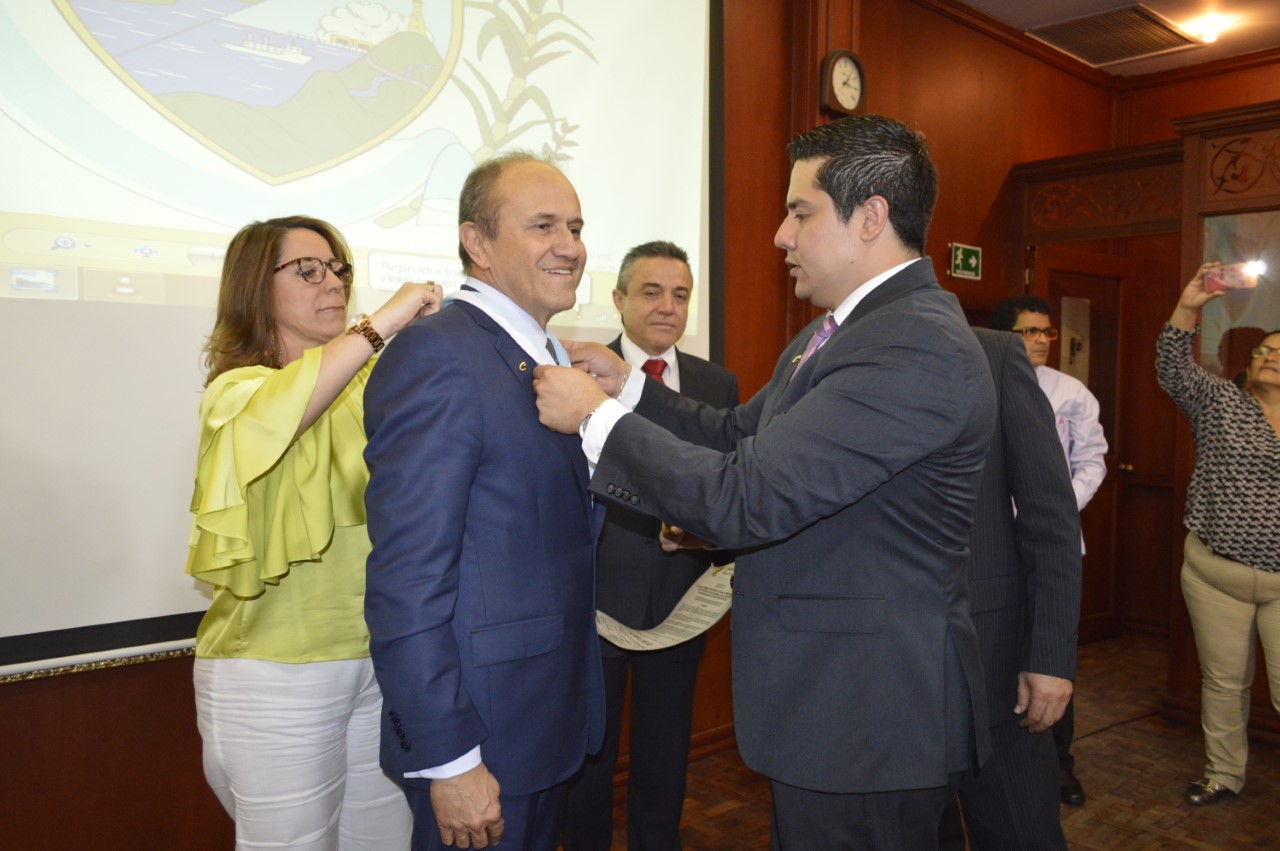 Asamblea del Valle Del Cauca Otorga Orden de la Independencia al Representante Álvaro López Gil 