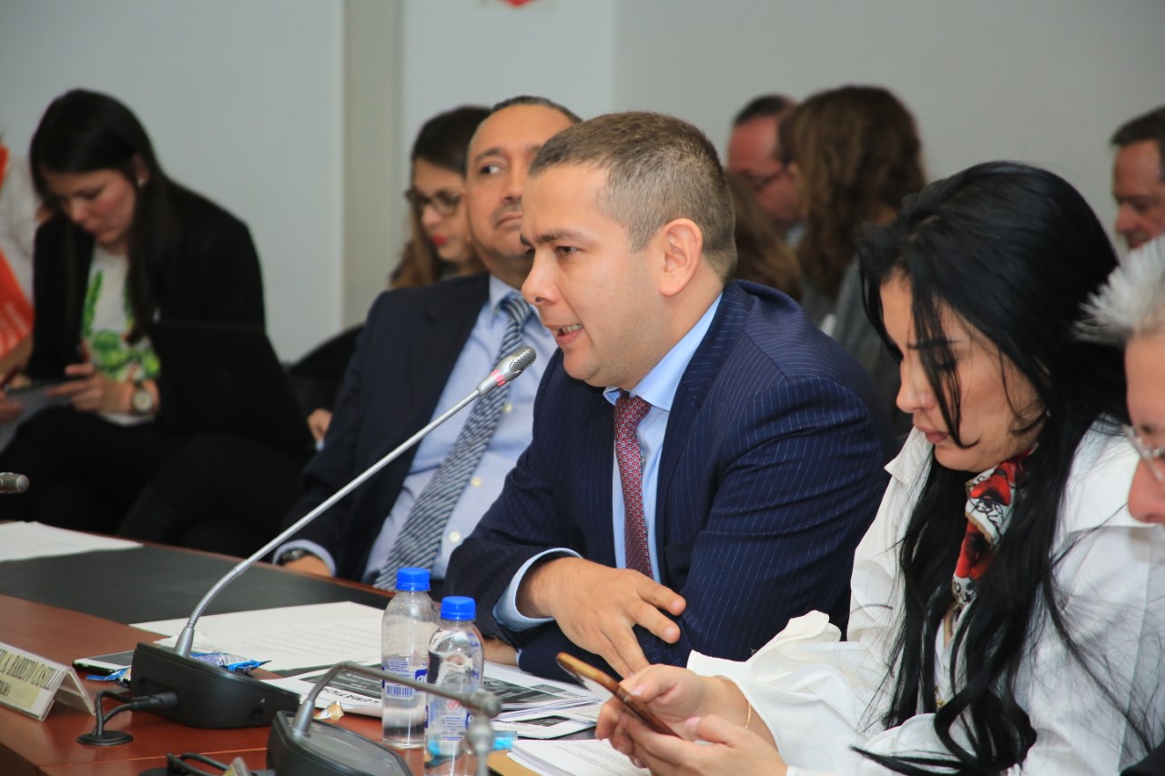 Enérgica defensa de Miguel Barreto a textileros y confeccionistas en el Congreso