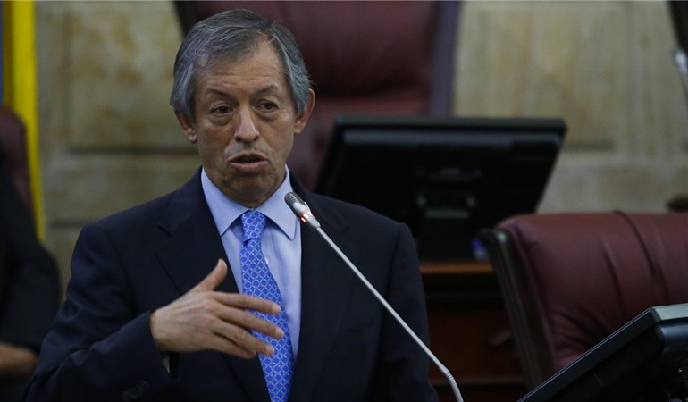 “El senador Efraín Cepeda es el símbolo de las malas prácticas, y descomposición de la política”