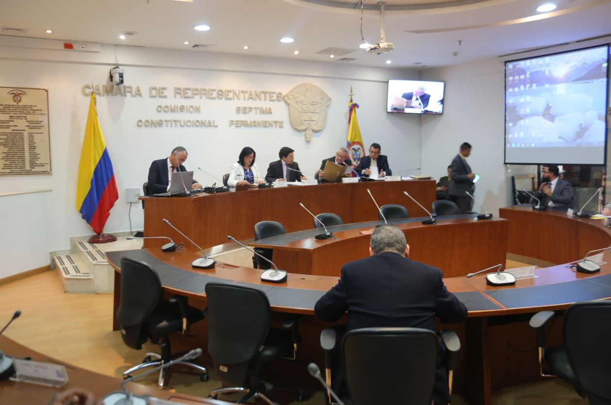 Sí a proyecto que amplía a ocho días la licencia de paternidad