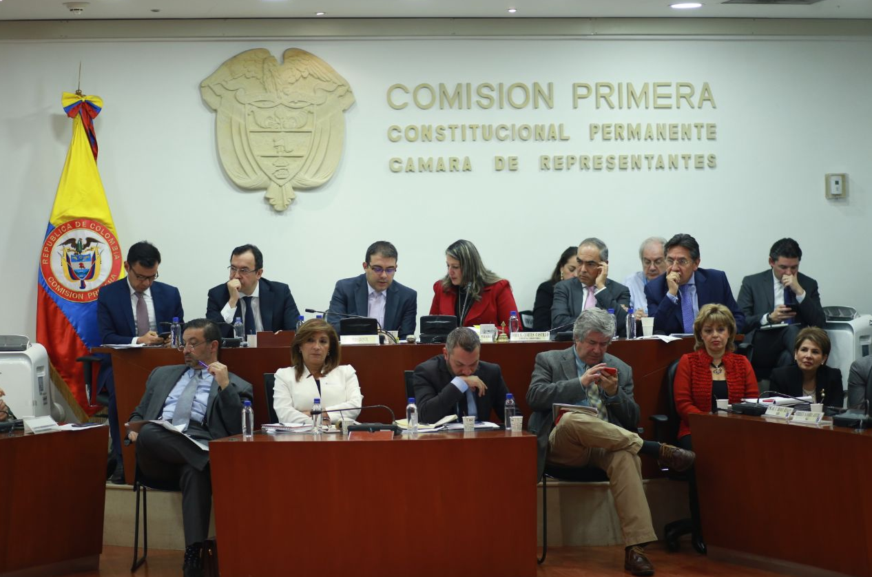 Pulso en la Cámara entre representantes y gobierno por recursos de la Paz