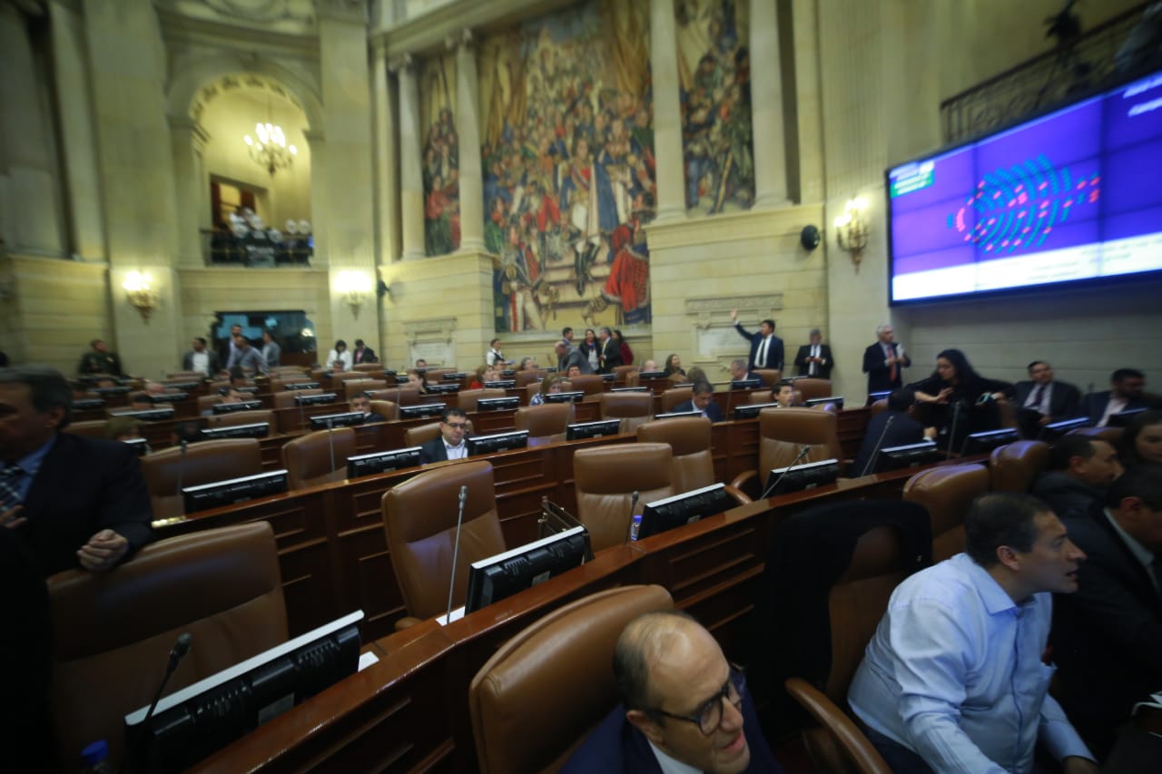 Cámara define futuro de TV pública, pequeños cultivadores y sistema nacional multipropósito