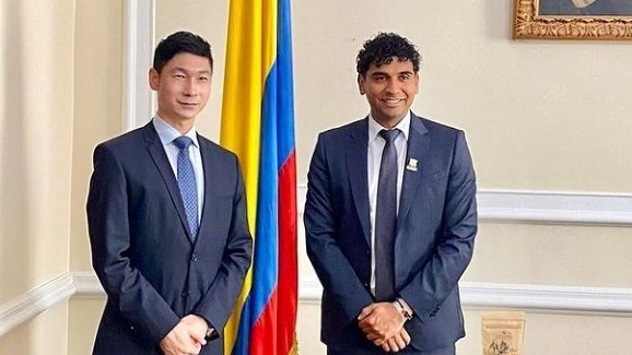 Visita oficial del Excelentísimo Sr. Embajador de la hermana República de China.