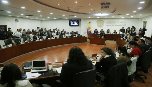 Sociedad sugiere ajustes a proyecto de curules especiales de paz