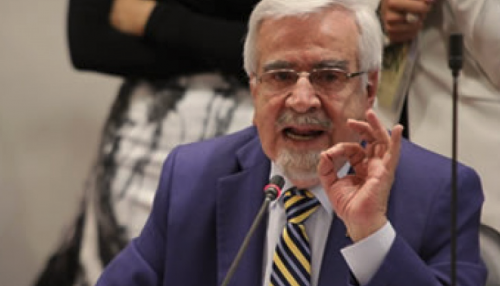 “La Fiscalía juega a engavetar, en cambio el Congreso resolvió destapar”: Navas Talero
