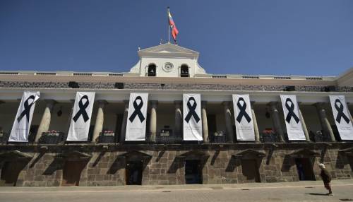 Legisladores piden a gobiernos de Colombia y Ecuador mantener acciones militares  para capturar a disidencias de las Farc