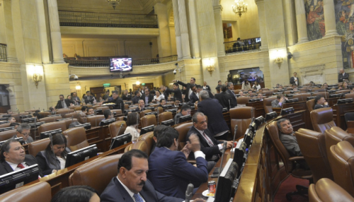 Composición de comisiones, libertad testamentaria y páramos a sanción del Ejecutivo