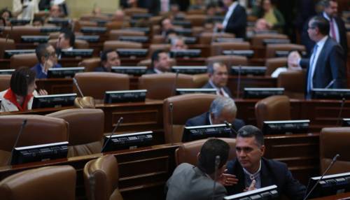Obesidad, propinas, retiro policial, oficina de apoyo, temas aprobados en la Cámara